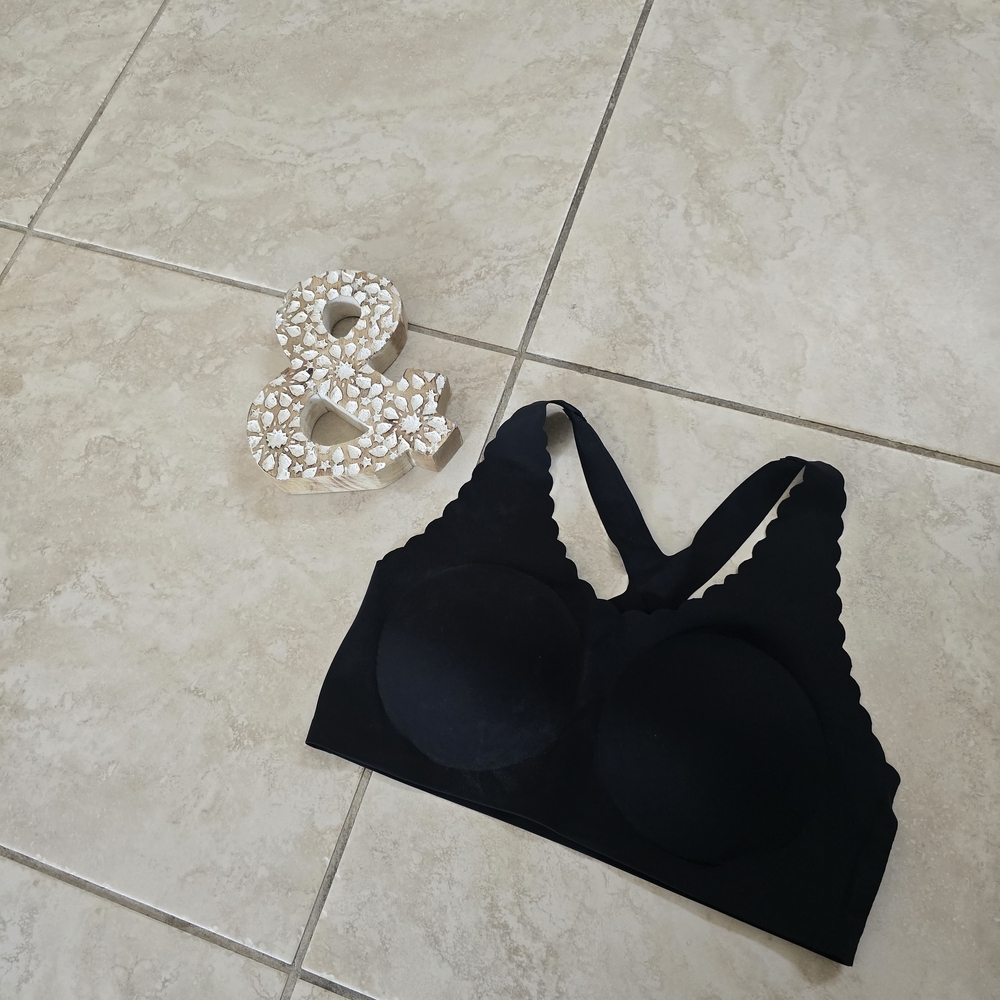 Women's Black Scalloped Edge Bralette